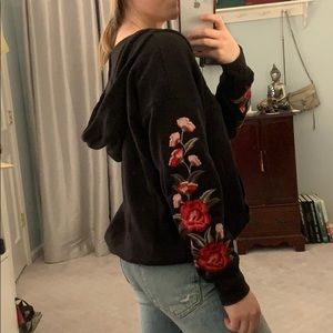 Vintage embroidered black sweatshirt